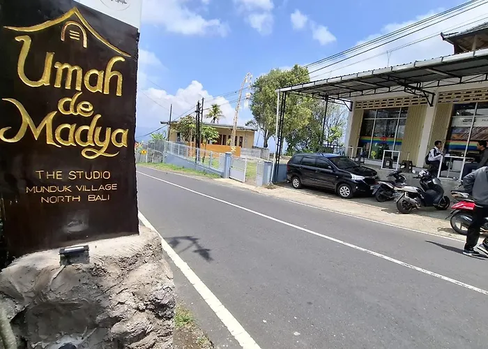 Umah De Madya & Rooftop De Madya Gasthof