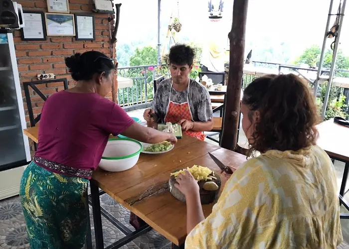 Umah De Madya & Rooftop De Madya Gasthof Munduk