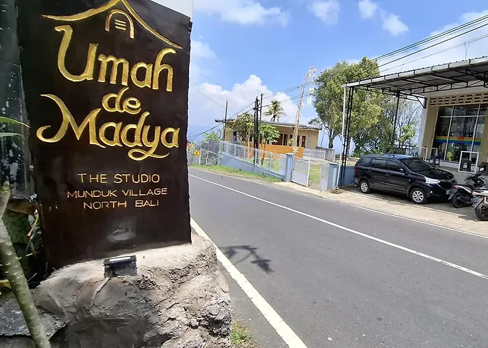 Gasthof Umah De Madya & Rooftop De Madya